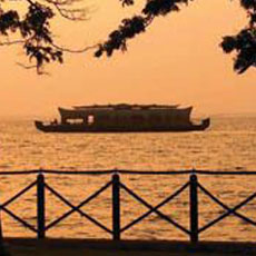 boat ride in vembanad lake by zuri kumarakom resort